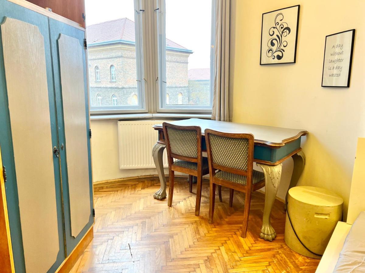 F14 Guest House By Small Home Budapest Extérieur photo