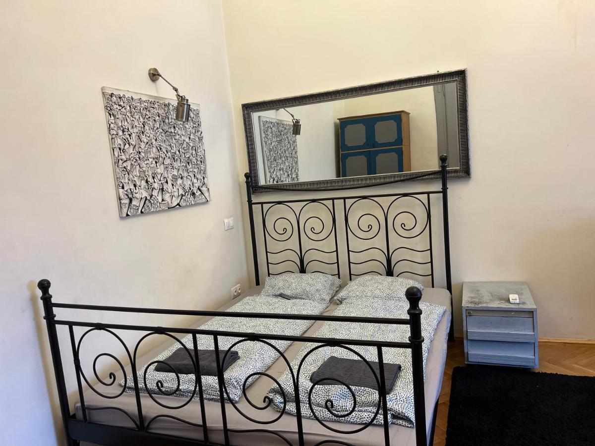 F14 Guest House By Small Home Budapest Extérieur photo